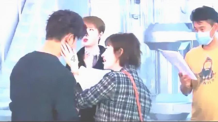 不是吧，“性张力”十足的他俩真谈上了？