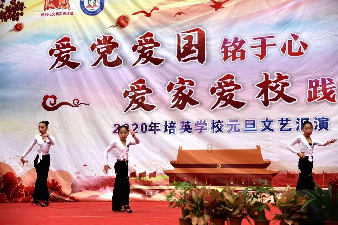 警察战僵尸无敌版